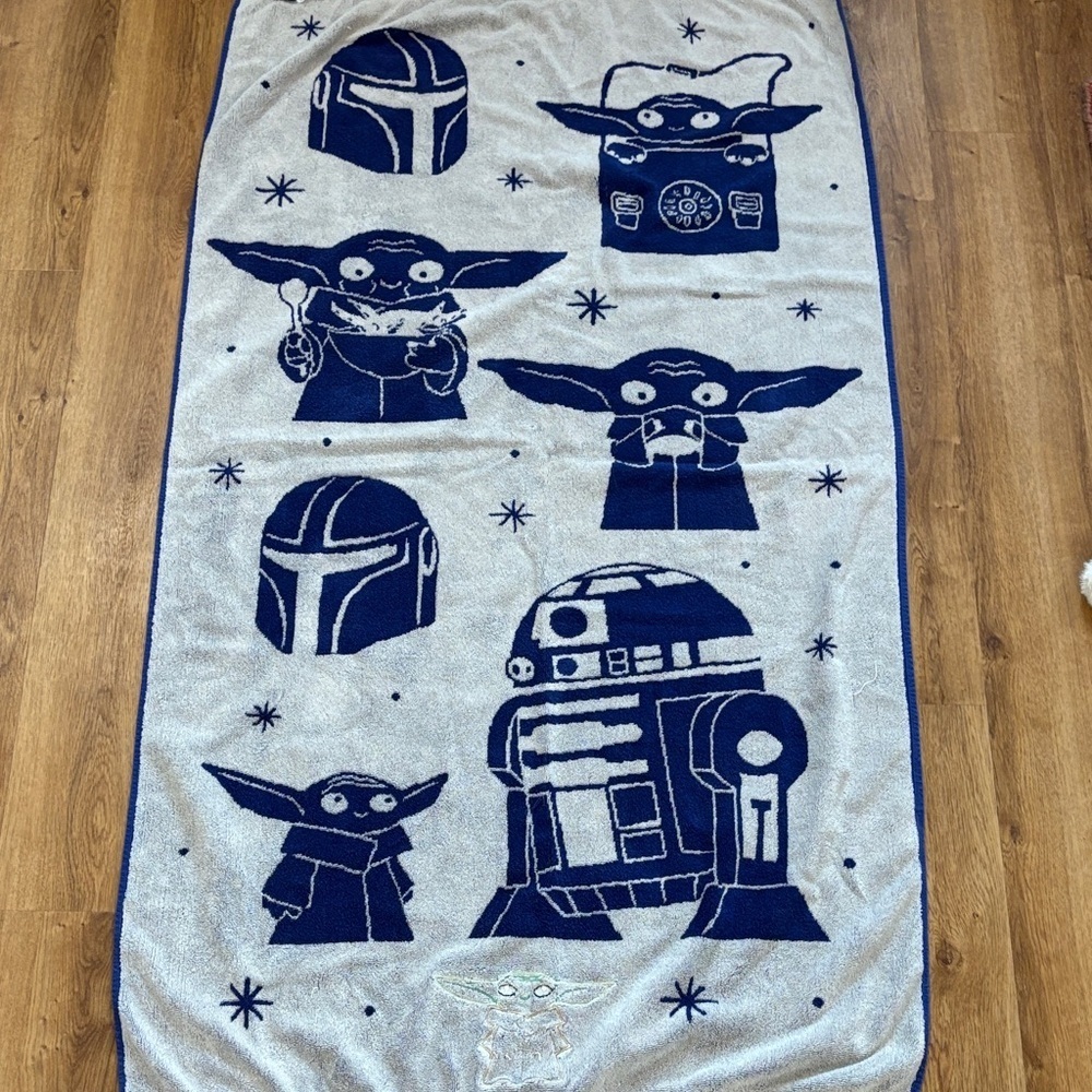 Star Wars Blue Towel with Characters - Picture 5 of 6